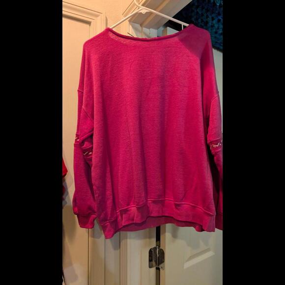 Assorted Women's Tops - Casual and Stylish Mix - Picture 3 of 9